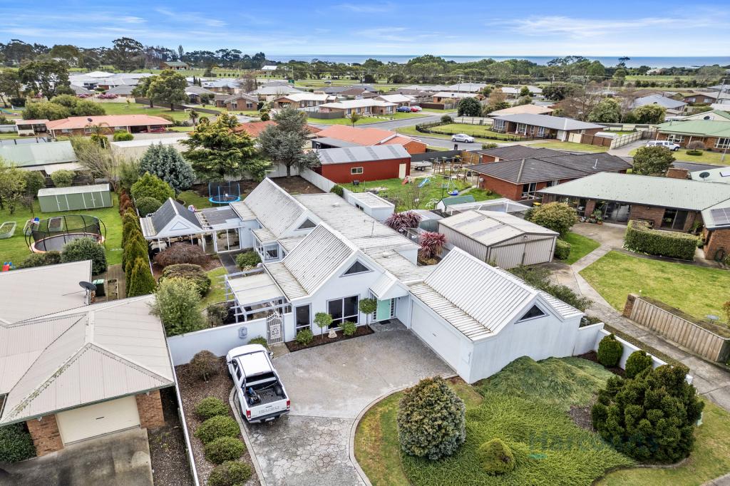 17 Racecourse Cres, Turners Beach, TAS 7315