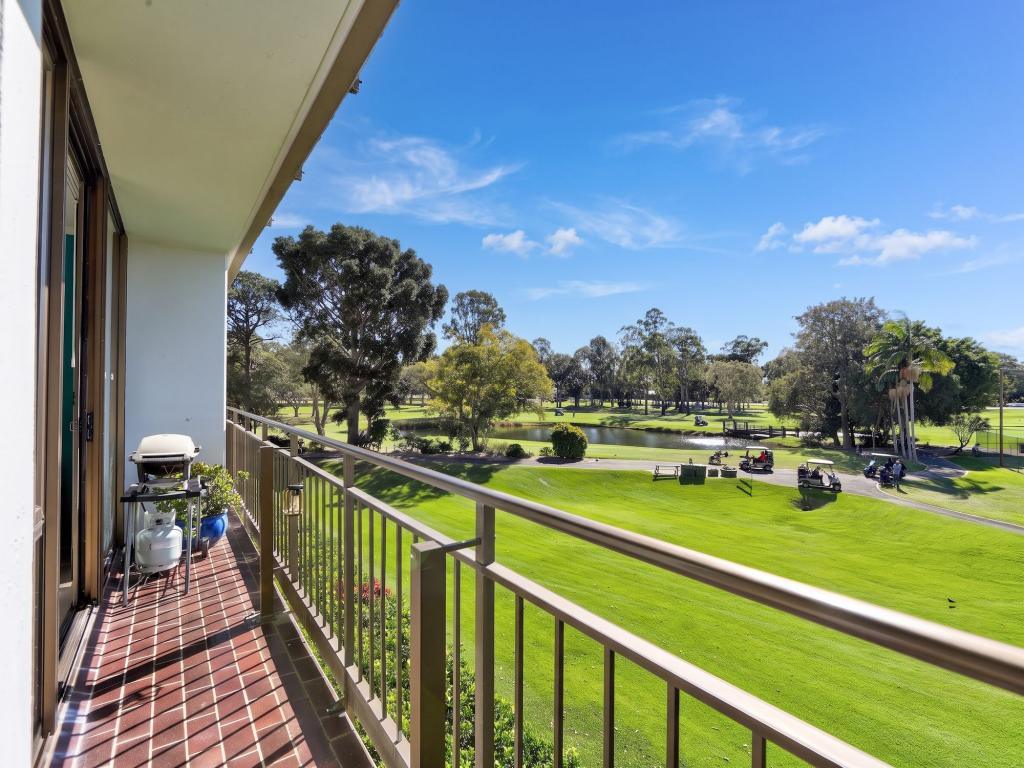 10/11 Fairway Dr, Clear Island Waters, QLD 4226
