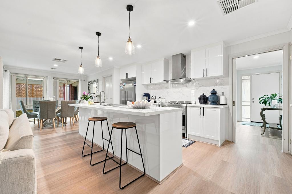 72 Central Pkwy, Cranbourne West, VIC 3977