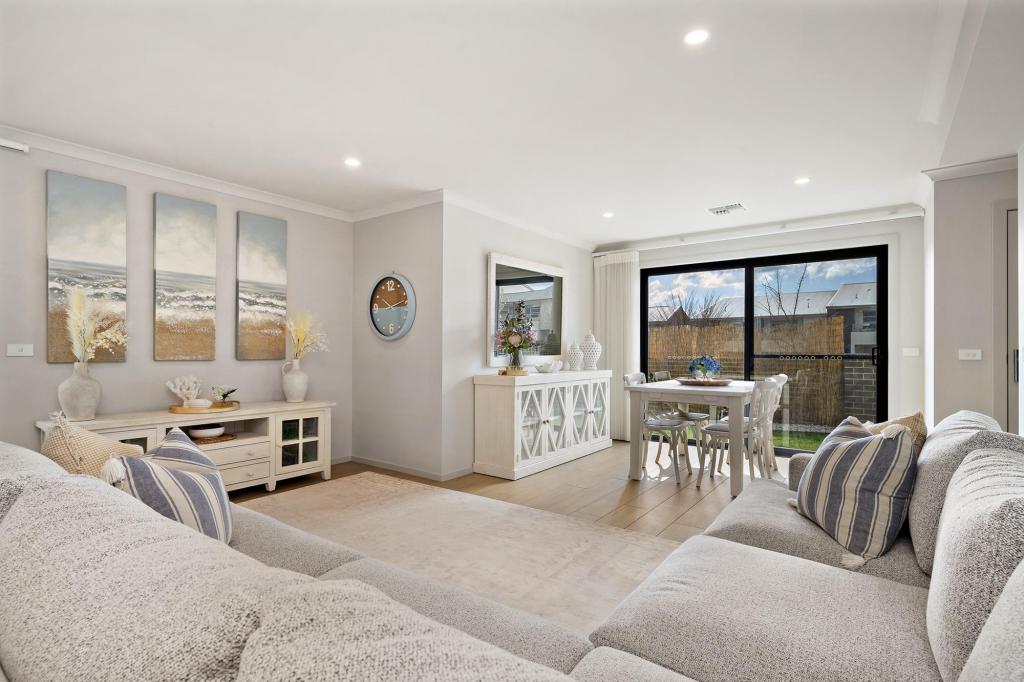 21 Hedditch Ct, Strathnairn, ACT 2615