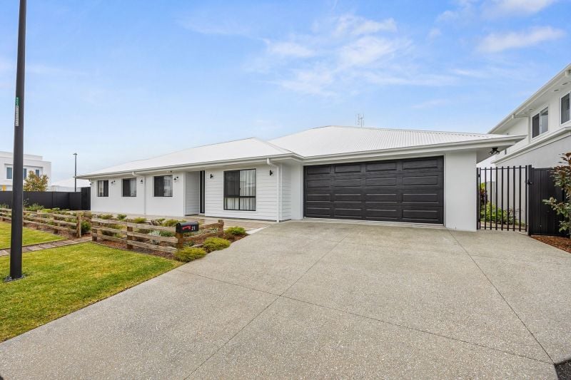 21 Cato Dr, Pelican Waters, QLD 4551