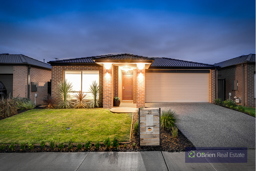 21 Dellinea St, Cranbourne North, VIC 3977