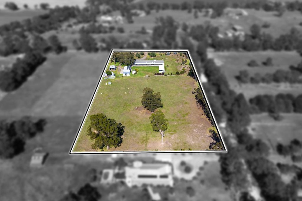 30 Cemetery Rd, Toongabbie, VIC 3856