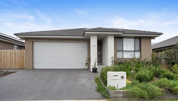 22 Hinton Loop, Oran Park, NSW 2570