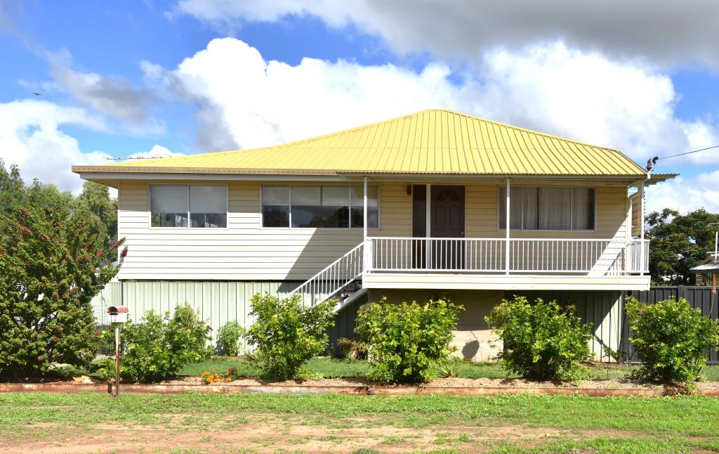 11 Brolga St, Longreach, QLD 4730