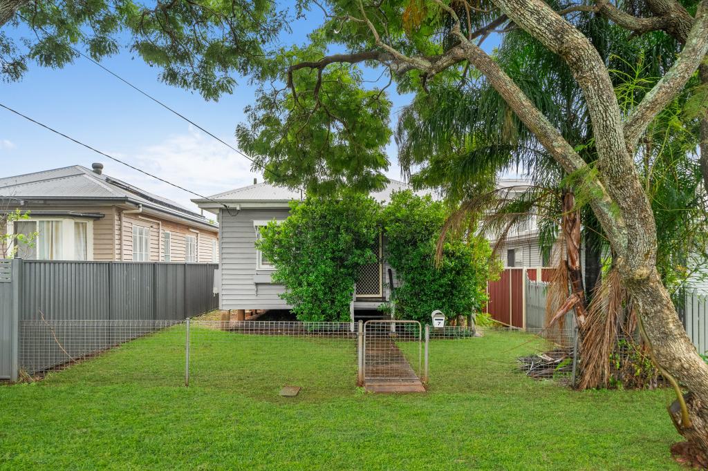 7 Maryborough Tce, Scarborough, QLD 4020