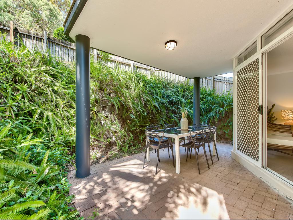 2/44 YORK ST, INDOOROOPILLY, QLD 4068