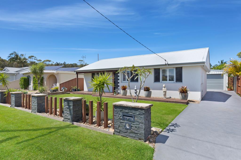 11 Elewa Ave, Bateau Bay, NSW 2261