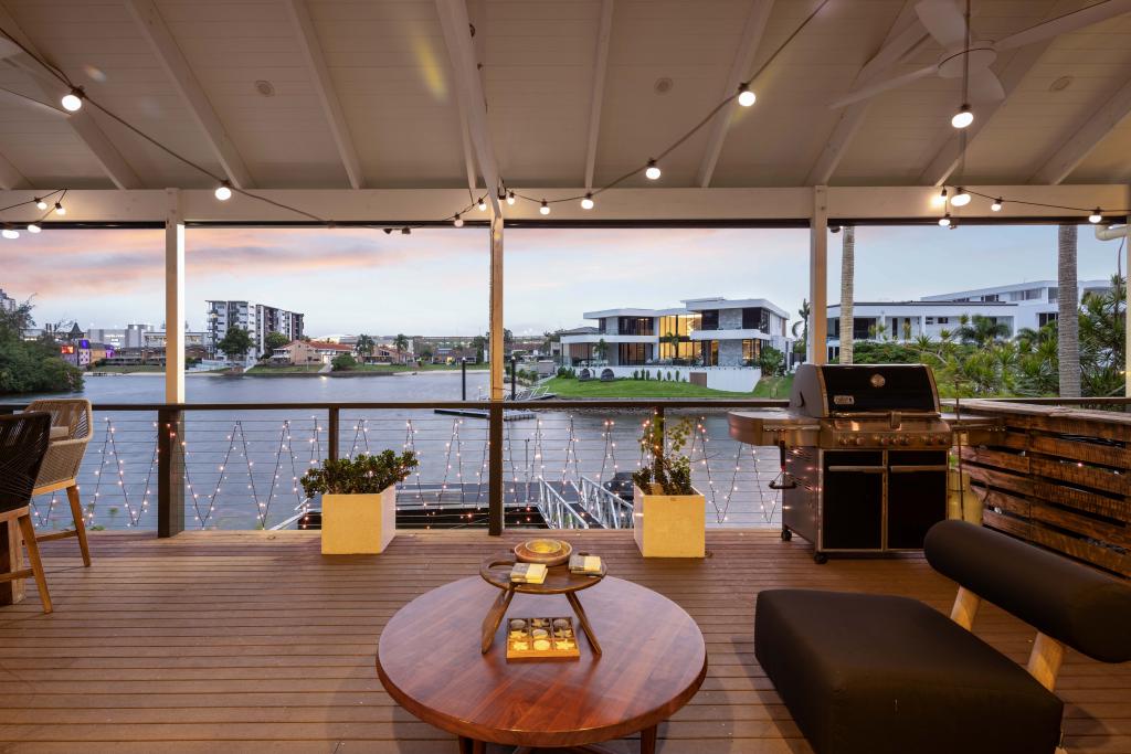 2 Merrimac Bvd, Broadbeach Waters, QLD 4218