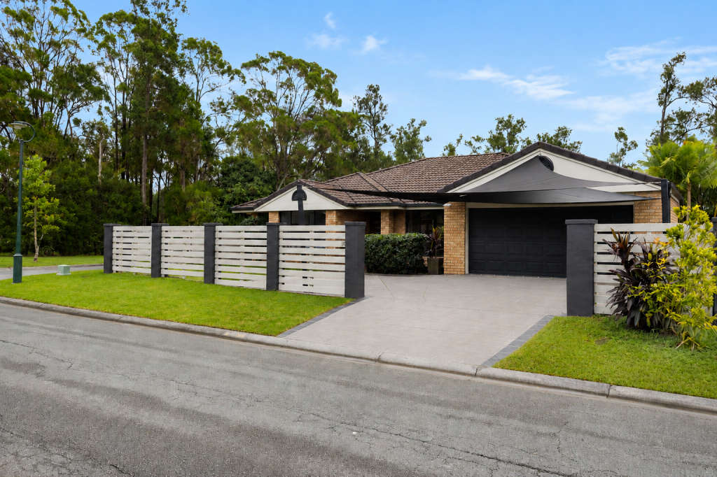 15 Waverley Park Cl, Oxenford, QLD 4210