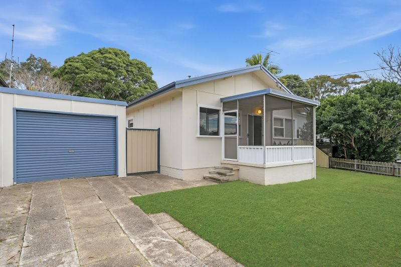 42 Manuka Pde, Gorokan, NSW 2263