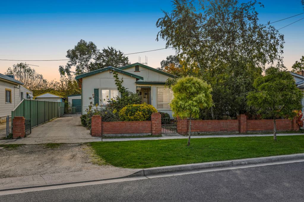 129 Stornaway Rd, Queanbeyan, NSW 2620