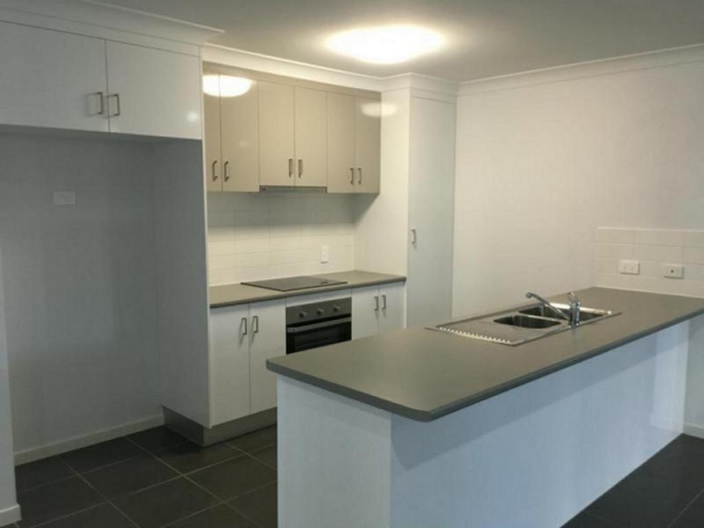1 Jeune Ct, Branyan, QLD 4670