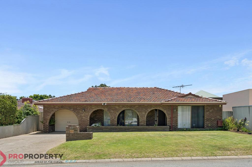 33 Grebe St, Stirling, WA 6021