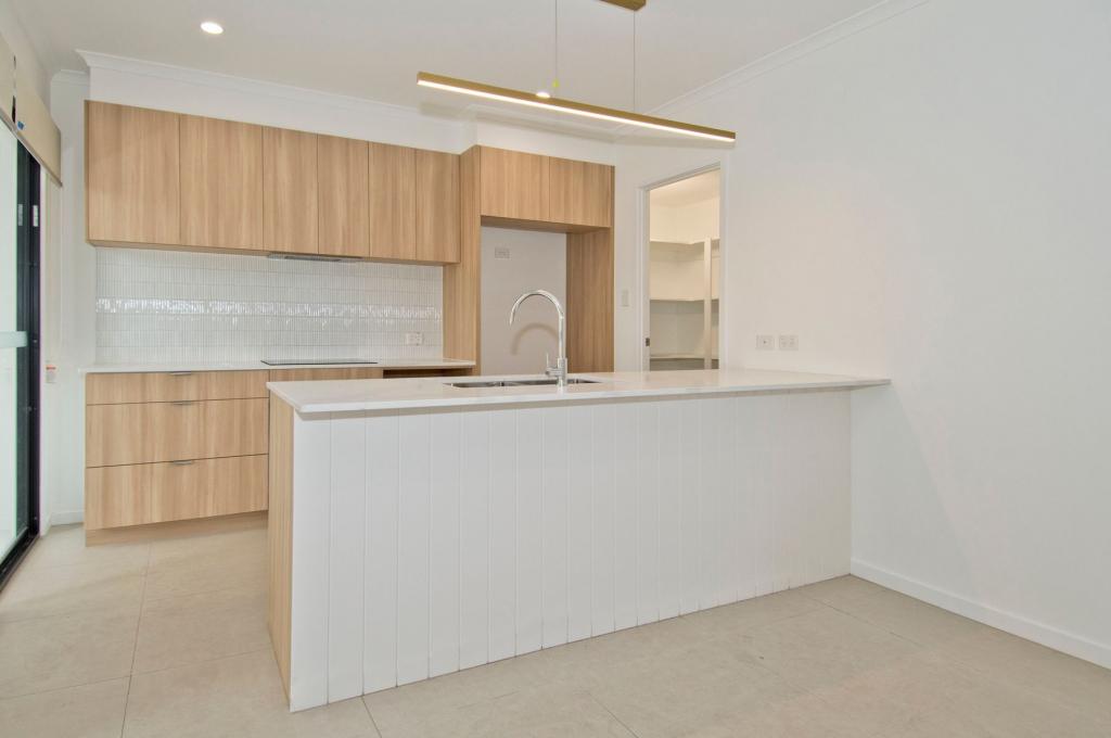 4/4 Harmony St, Pimpama, QLD 4209