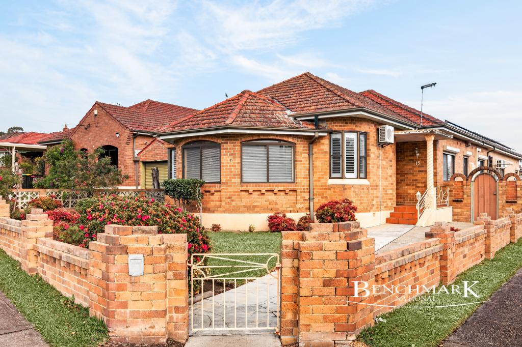 15 Lee Ave, Beverly Hills, NSW 2209