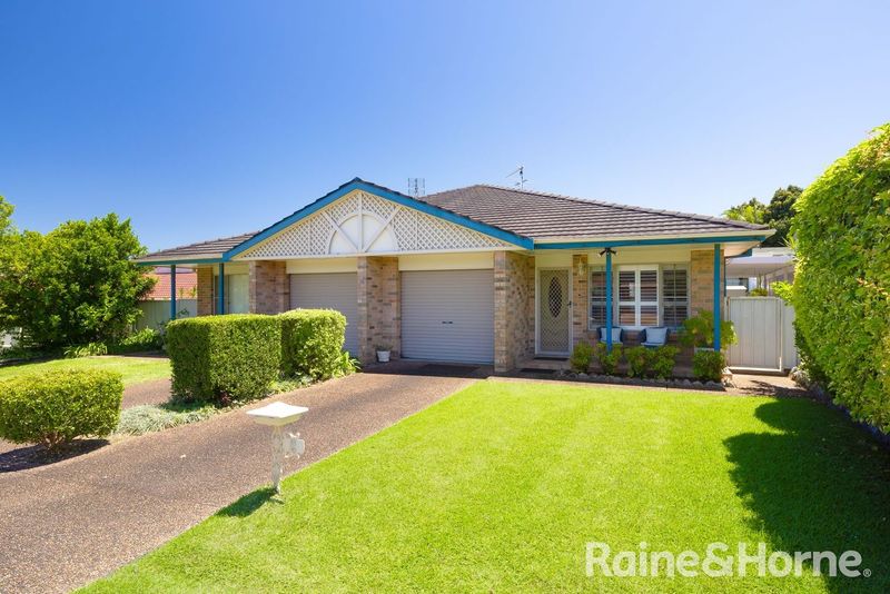 2/15 MONARCH CRES, VALENTINE, NSW 2280