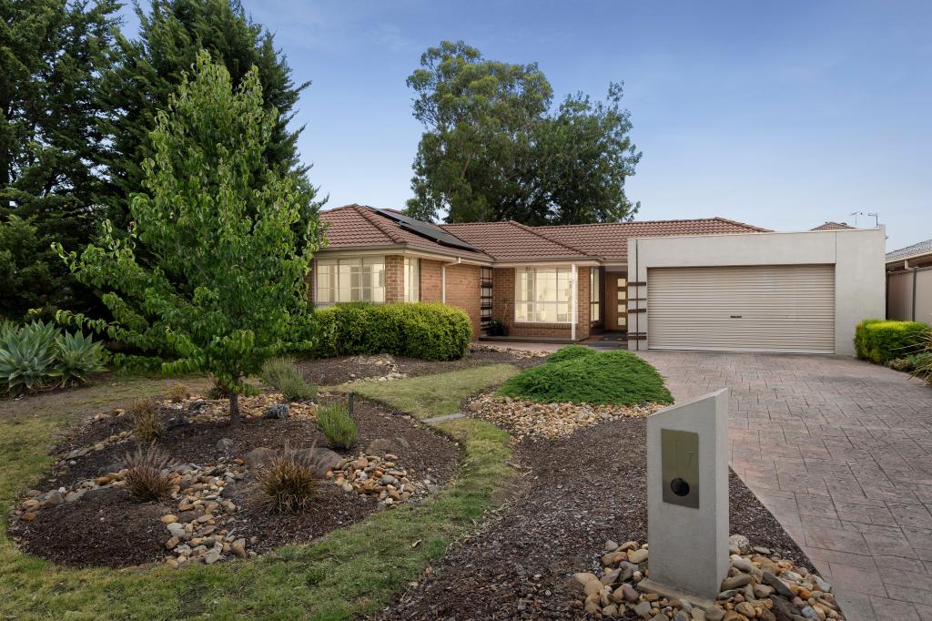 7 Woodfull Ct, Keilor East, VIC 3033