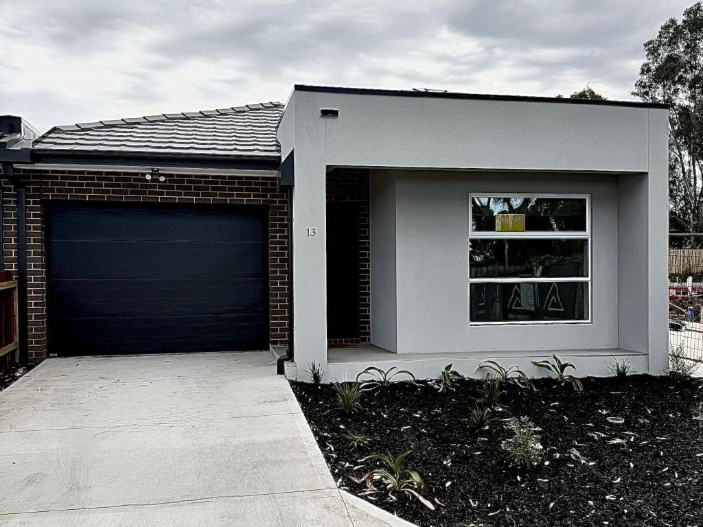 100 Schotters Rd, Mernda, VIC 3754