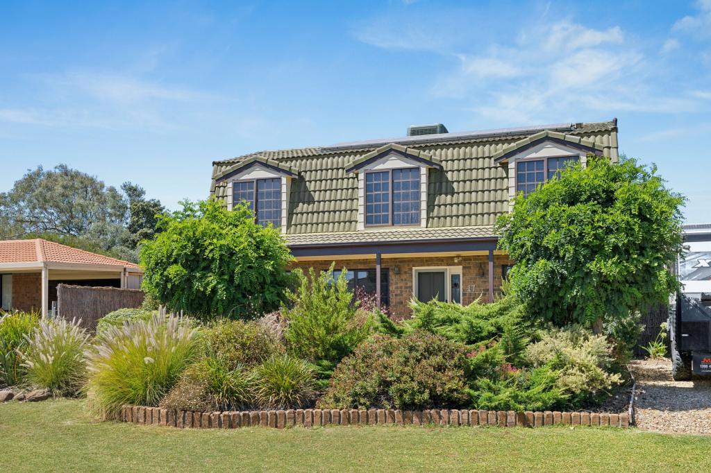 17 Pilot Cres, Seaford, SA 5169