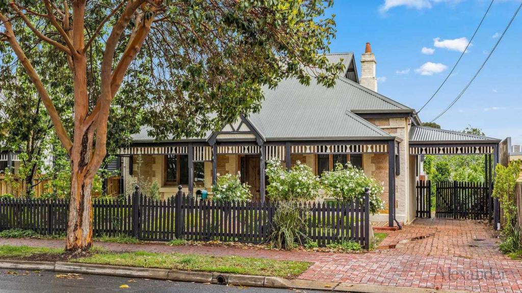 97 Ashbrook Ave, Trinity Gardens, SA 5068
