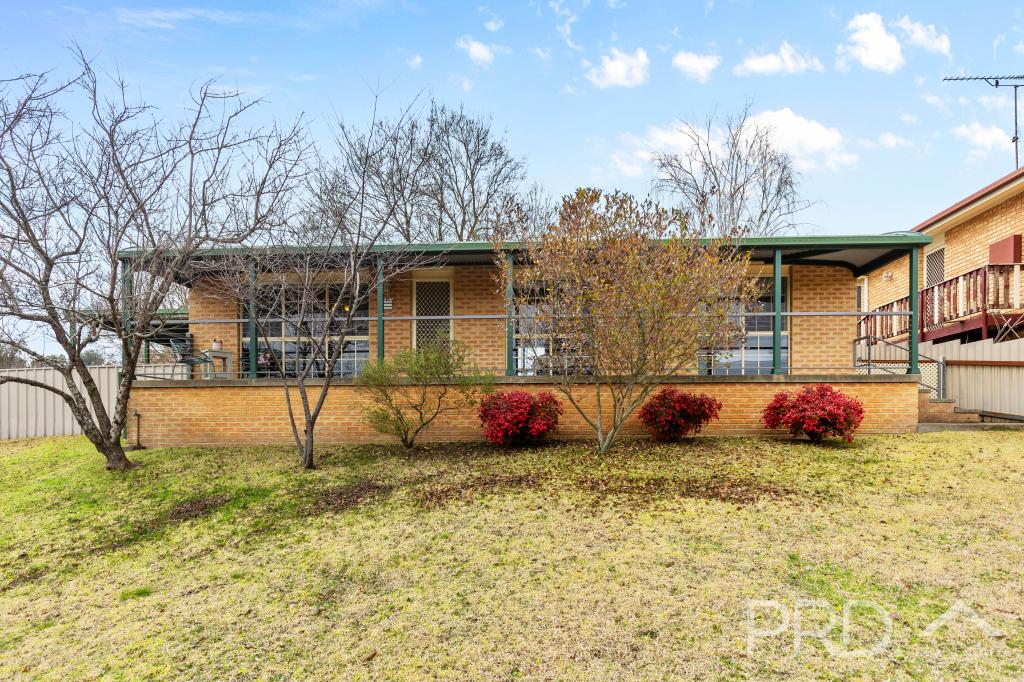 37 Booral Ave, Tumut, NSW 2720