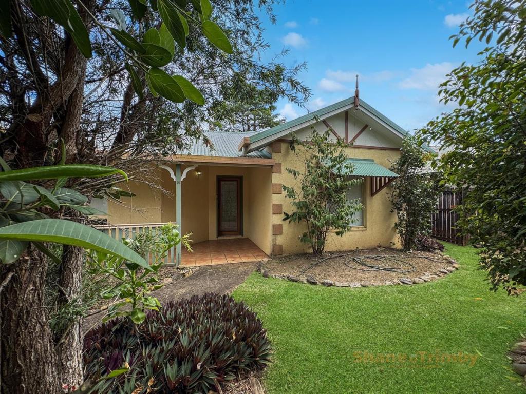 14 Bayu Cl, Redlynch, QLD 4870