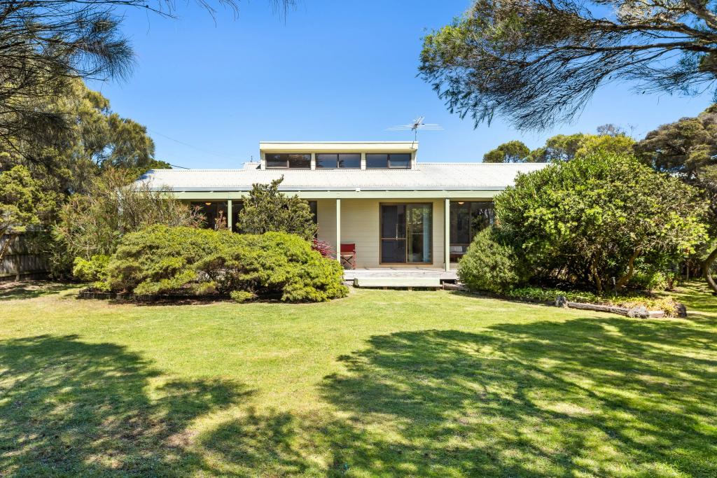 32 Sinclair Ave, Surf Beach, VIC 3922