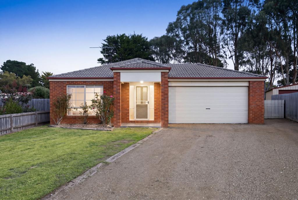 10 Acacia Ct, Romsey, VIC 3434