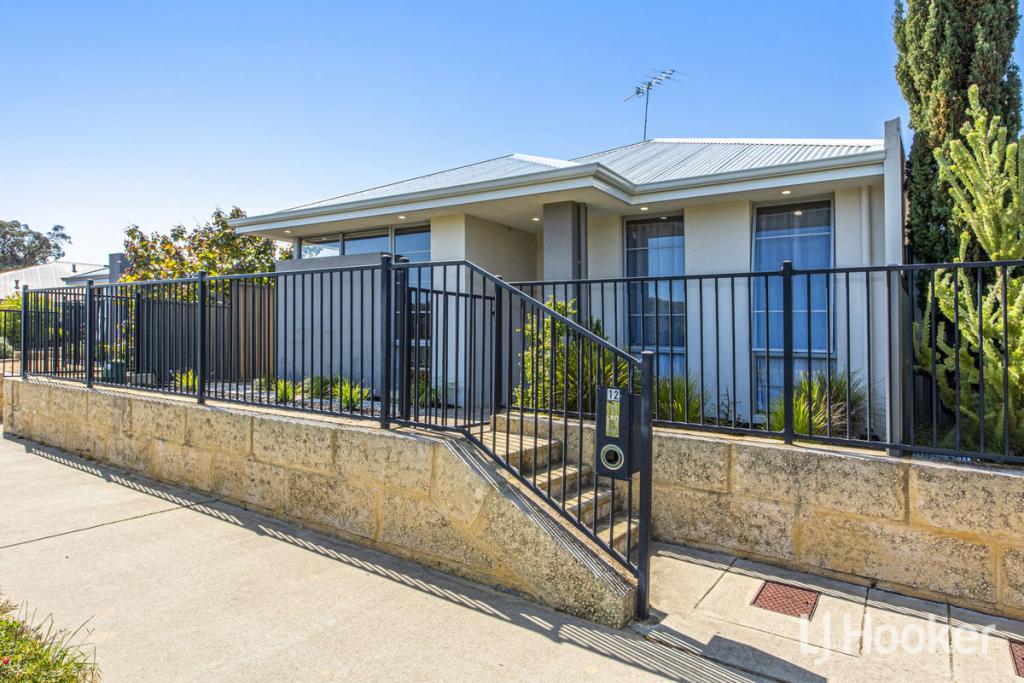 12 Bradley St, Lakelands, WA 6180