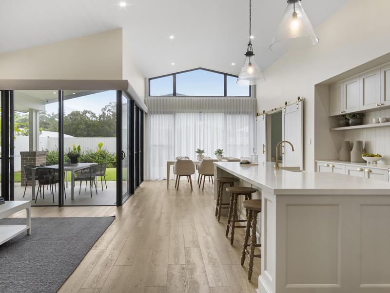 38 Jingeri St, Redland Bay, QLD 4165