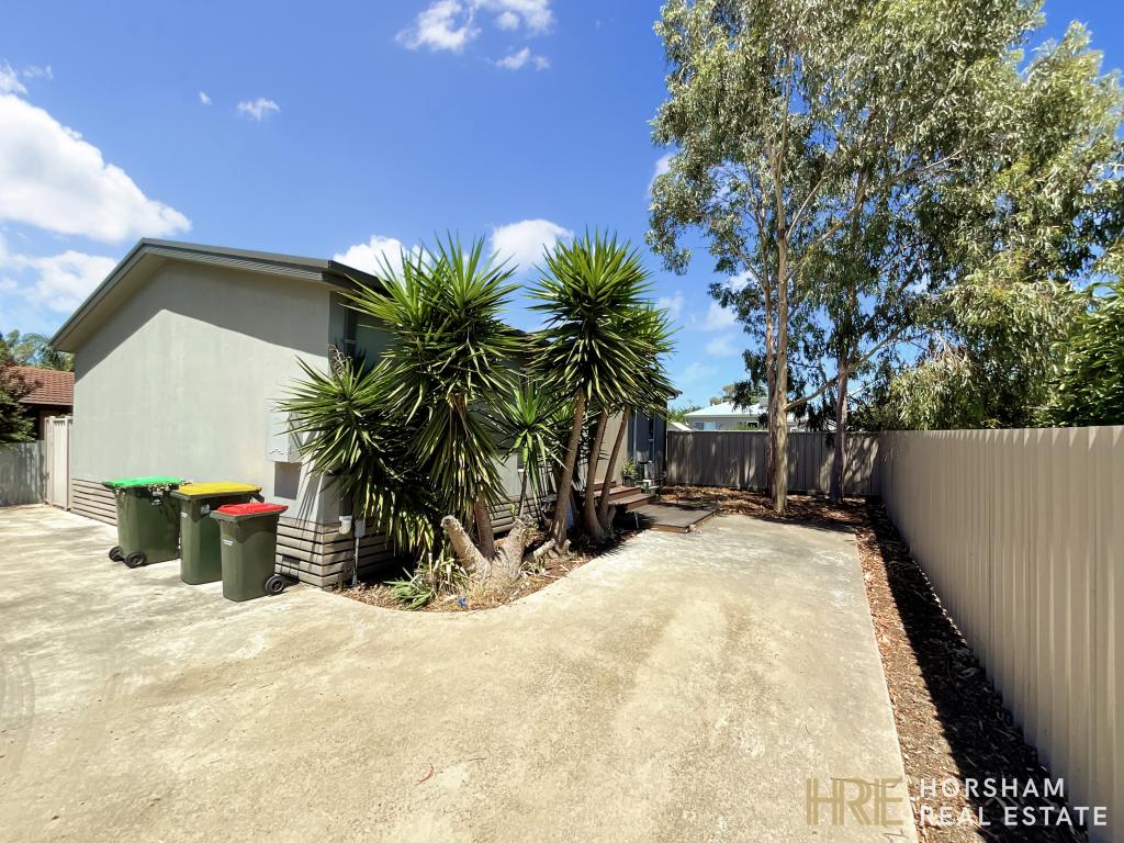 2/120 BENNETT RD, HORSHAM, VIC 3400