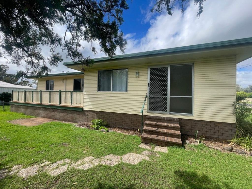 2 Thomas St, Pittsworth, QLD 4356