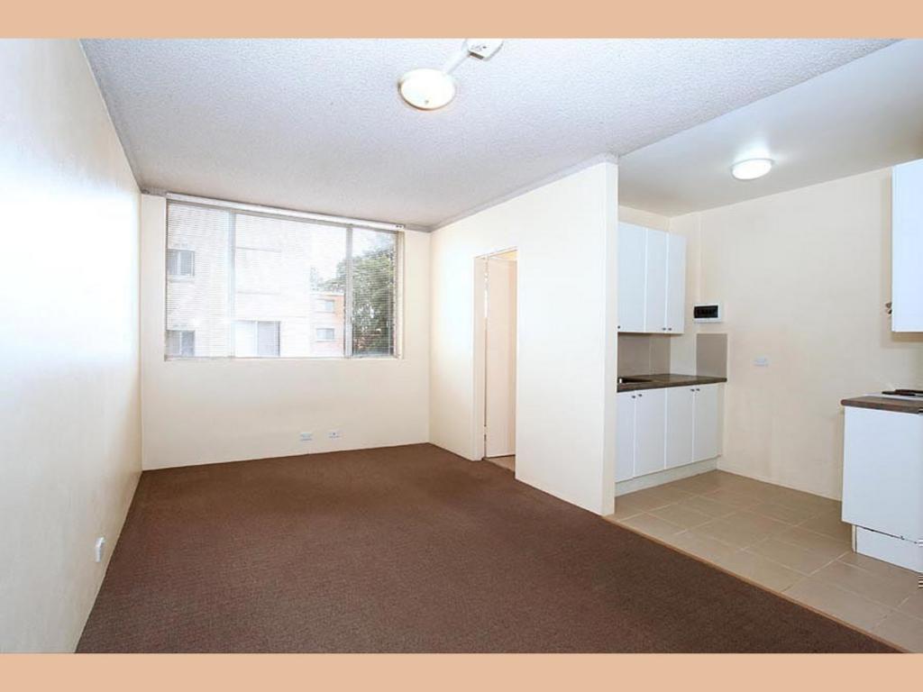 3/4 BANK ST, MEADOWBANK, NSW 2114