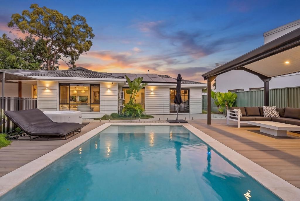 7 Tirau Pl, Broadbeach Waters, QLD 4218