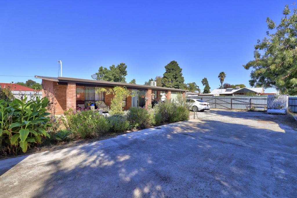 232b Henry St, Deniliquin, NSW 2710