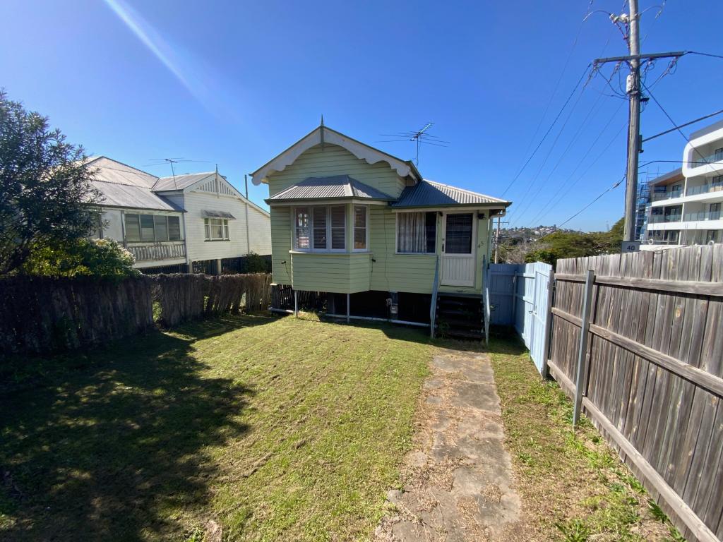 45 ROBLANE ST, WINDSOR, QLD 4030