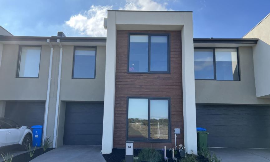 12 APIUM ST, CLYDE, VIC 3978