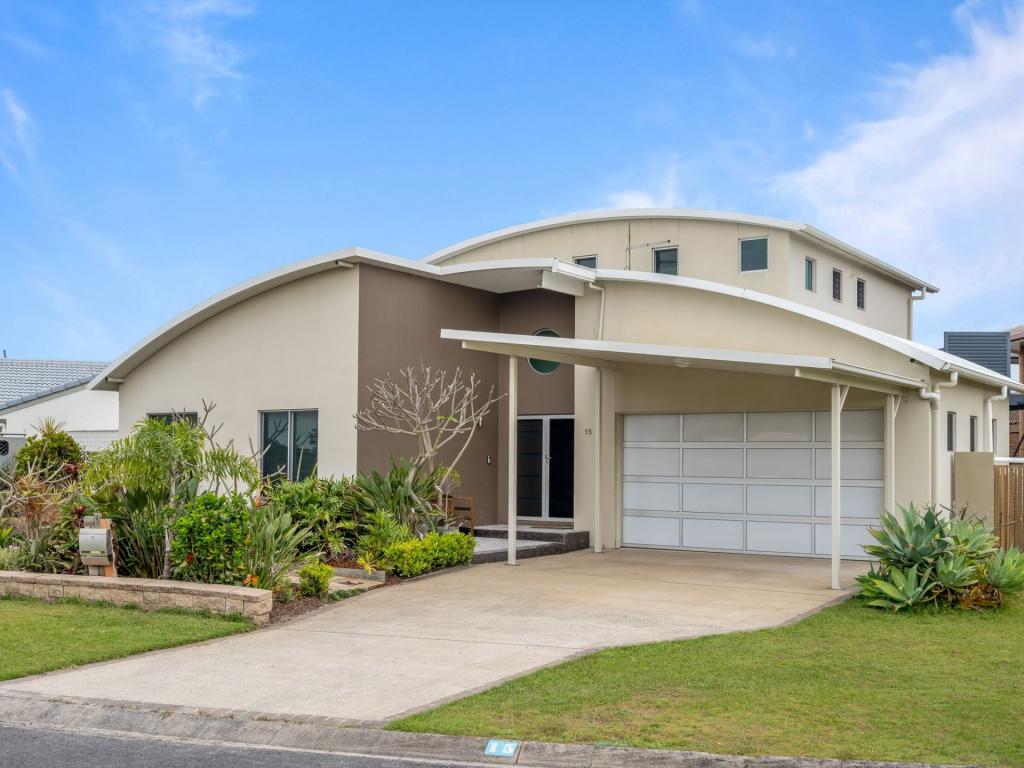 15 Binnacle Ct, Yamba, NSW 2464