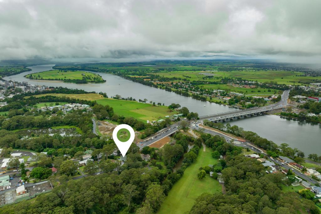 12 Mattes Way, Bomaderry, NSW 2541