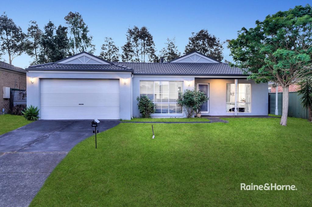 18 Greenock Cres, Cranbourne East, VIC 3977