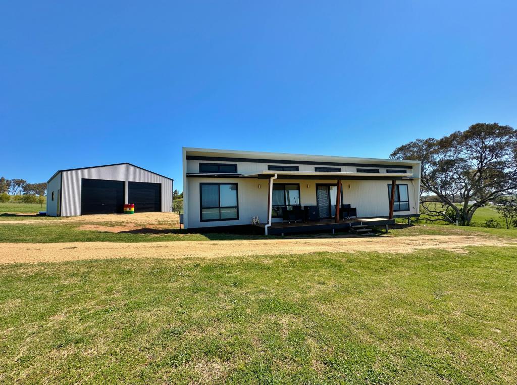 110 Browns Lane, Young, NSW 2594