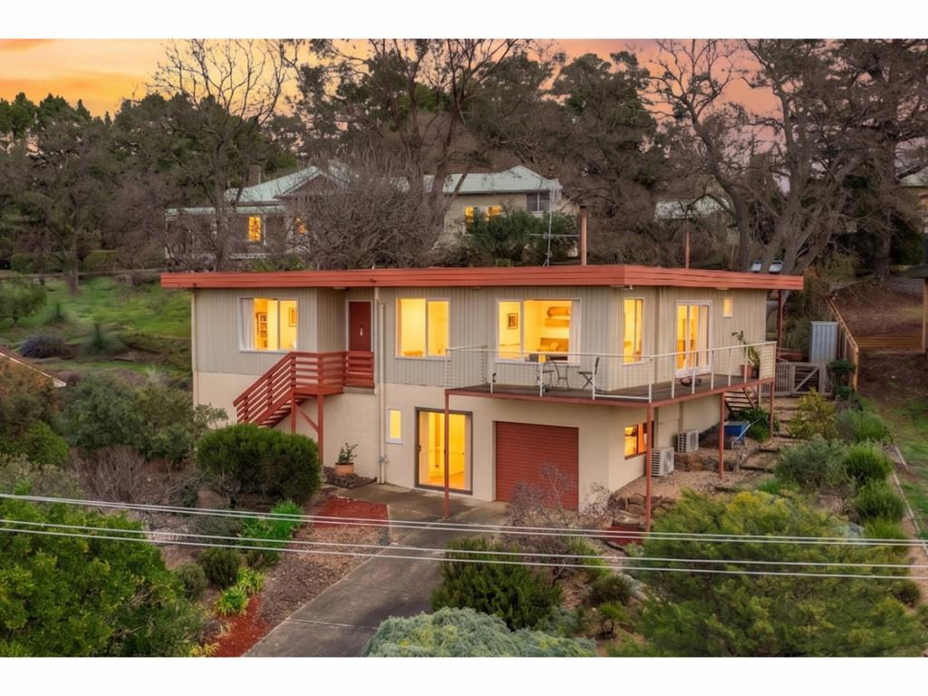 16 Curtis St, Armidale, NSW 2350