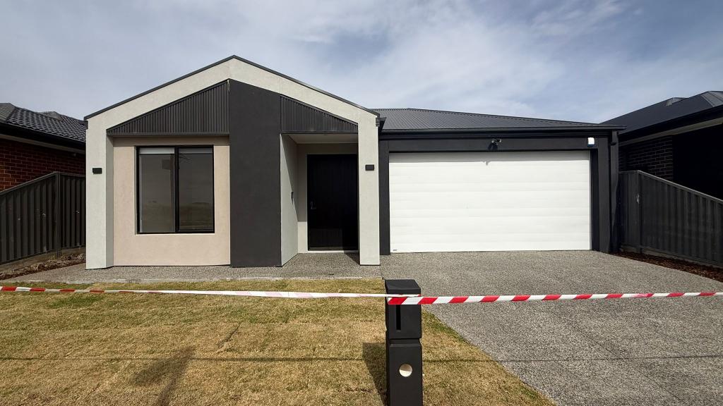 10 Goldfinch Rd, Winter Valley, VIC 3358