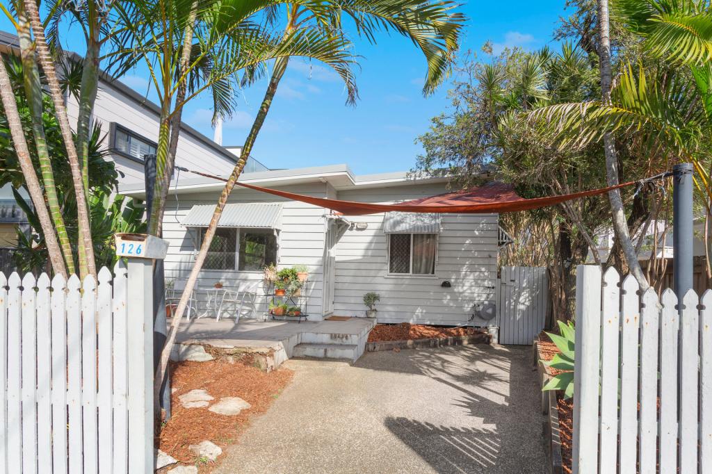 126 Sunshine Pde, Miami, QLD 4220