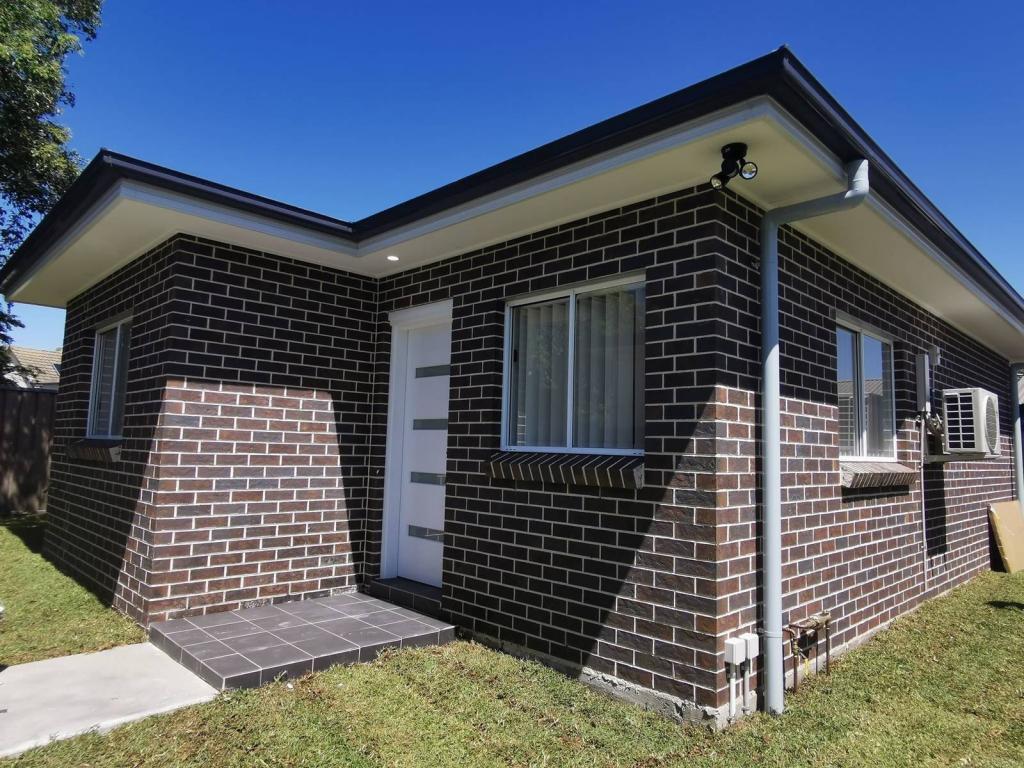 8A BURKE RD, LALOR PARK, NSW 2147