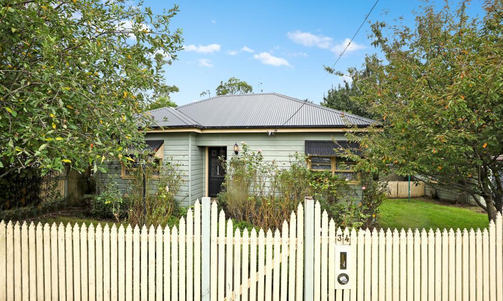 34 Yarrawa St, Moss Vale, NSW 2577