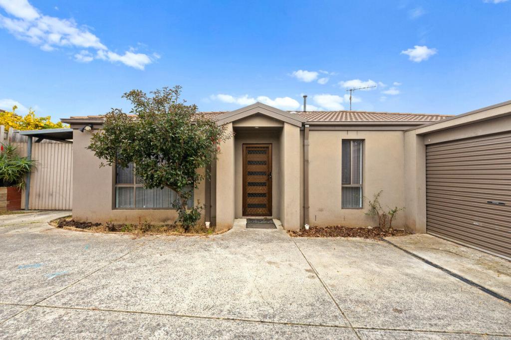 2/30 Silver Gum Dr, Pakenham, VIC 3810