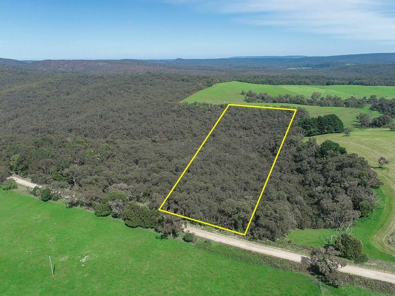 270 Moomowroong Rd, Carlisle River, VIC 3239