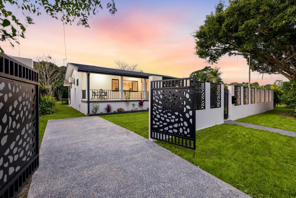 180-182 Woodward St, Edge Hill, QLD 4870
